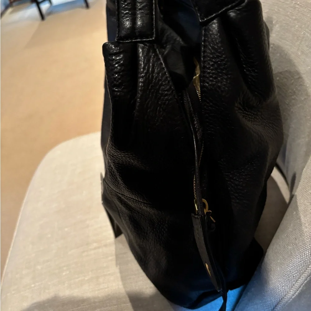 HOBO Classic Black Leather Bag - Picture 3 of 14